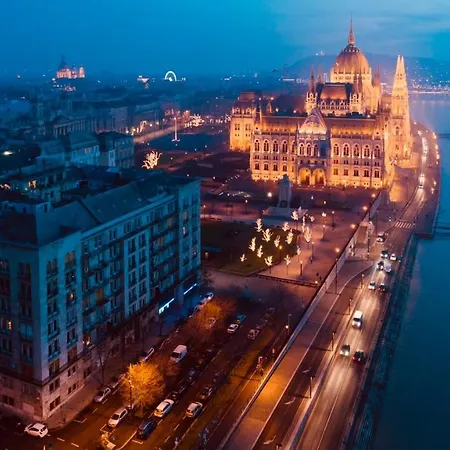 Apartment Next To The Parliament